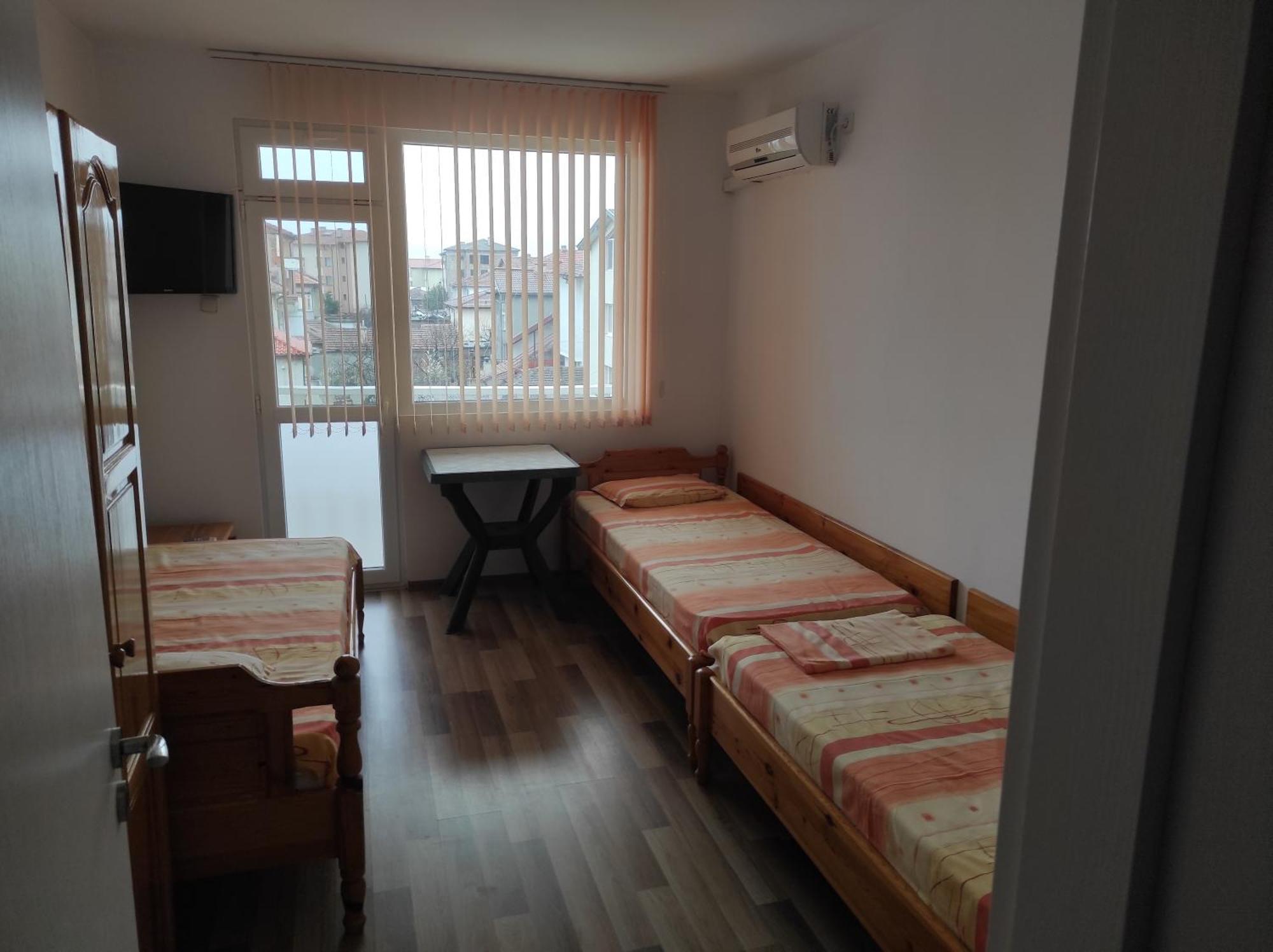 Kirovi House - Guest Rooms Tsarevo Værelse billede